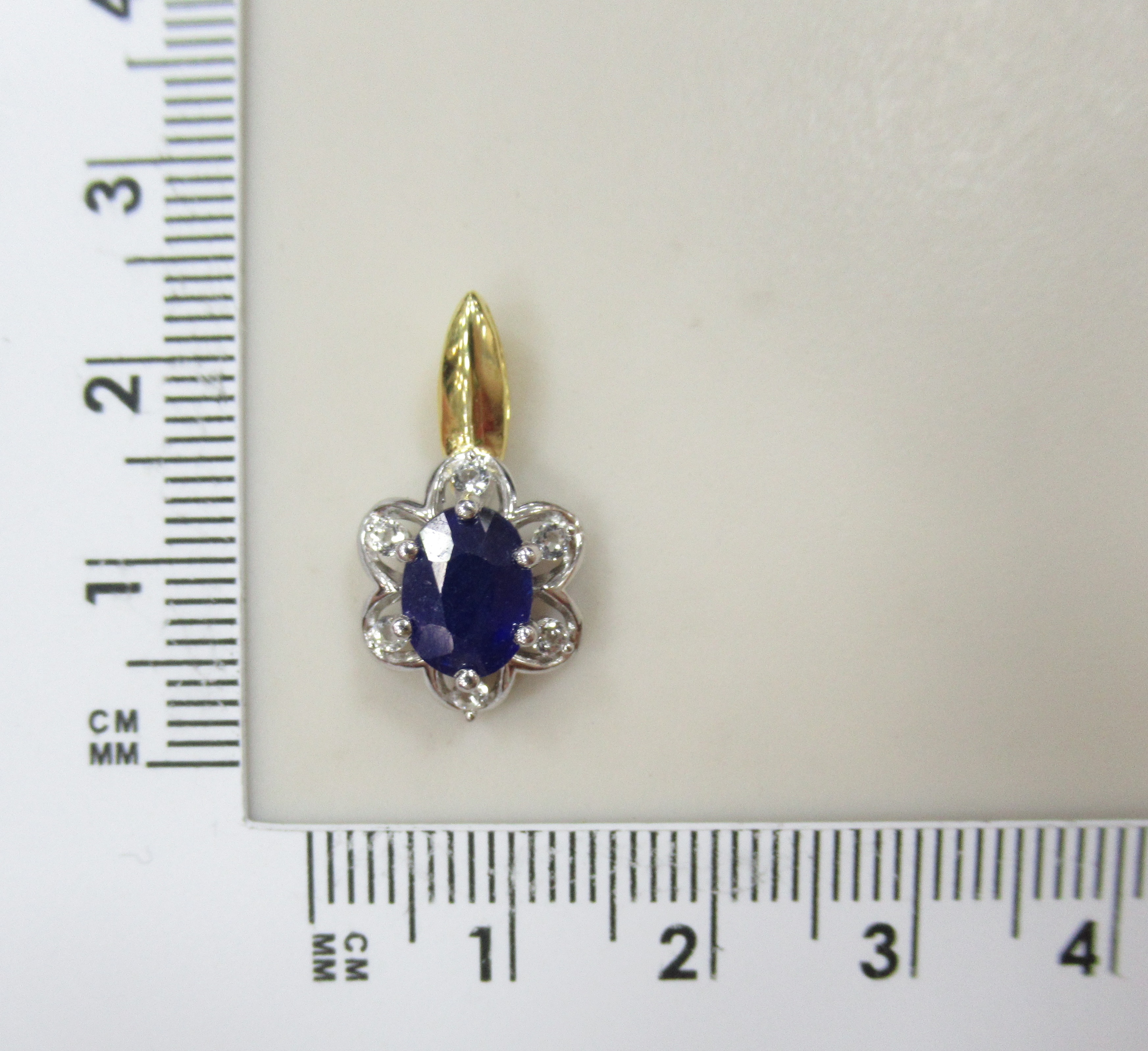 Серебряная подвеска с сапфиром "Цветок"